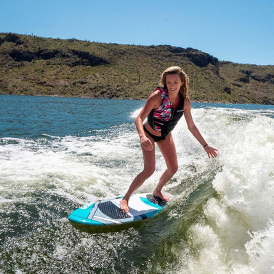 Helpful Tips to Learning how to Wakesurf Without the Rope